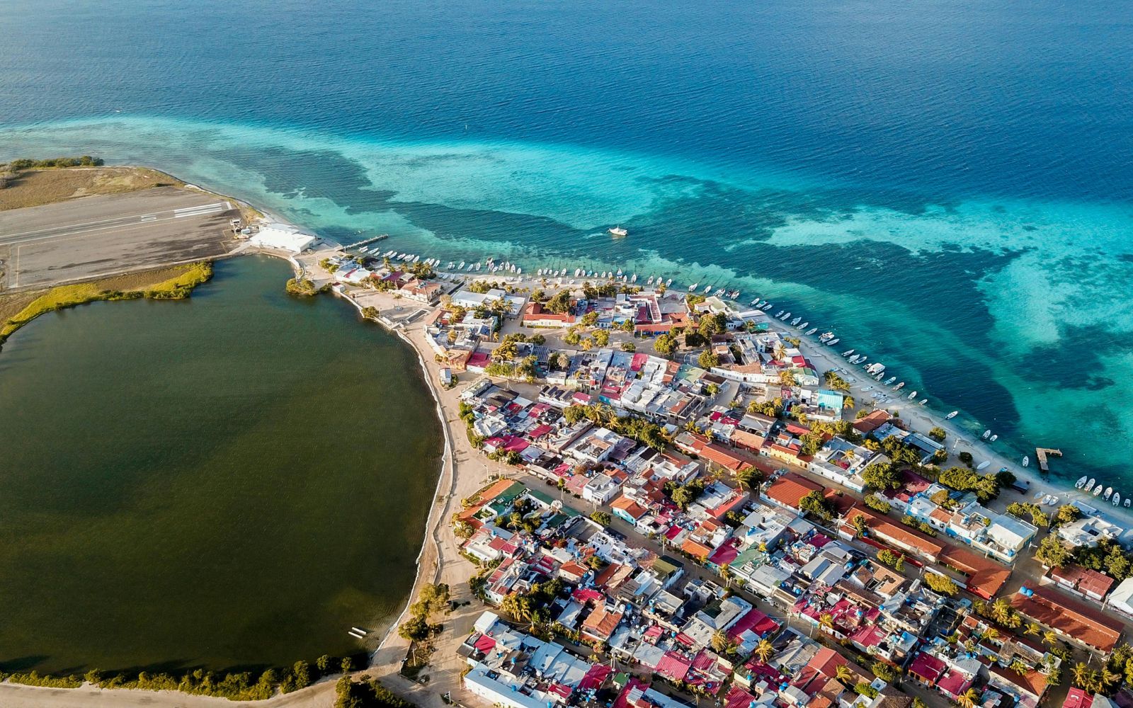 Grand Roques town and surrounding reef waters